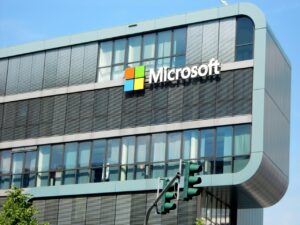 Microsoft: Ανακοίνωσε νέο κύμα περικοπών σε θέσεις εργασίας – 9.000 εργαζόμενοι θα απολυθούν