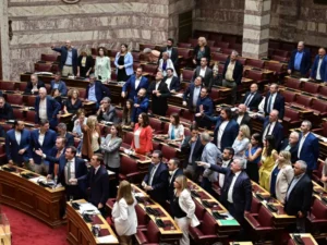 Σκηνικό έντασης στη Βουλή για την προανακριτική Βορίδη – Αυγενάκη: Καταγγελίες για θεσμική εκτροπή, καταψήφιση των προτάσεων