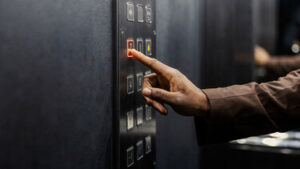 Σε λειτουργία η νέα ψηφιακή πλατφόρμα απογραφής ανελκυστήρων