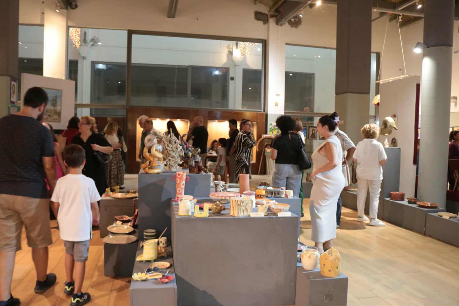 Εγκαίνια Έκθεσης Εικαστικού Εργαστηρίου Αγρινίου: Μια γιορτή δημιουργίας στην παλαιά Δημοτική Αγορά Αγρινίου