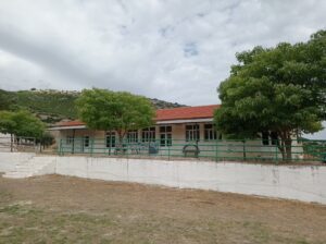 Το Δημοτικό Σχολείο Κομποτής έκλεισε οριστικά (1959–2025)