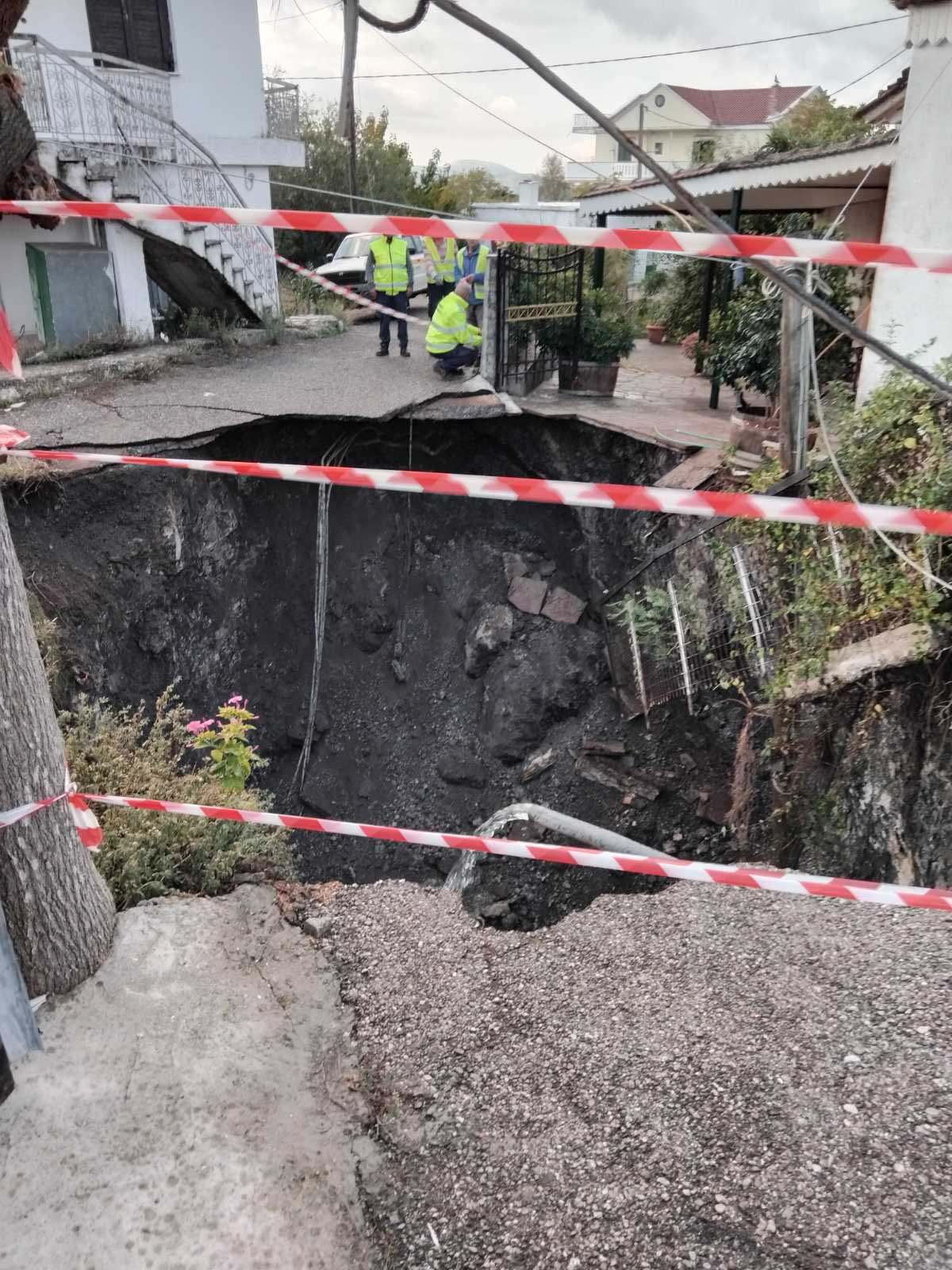 Επικίνδυνη καθίζηση εδάφους στις Φυτείες – Παρέμβαση του Δήμου Ξηρομέρου