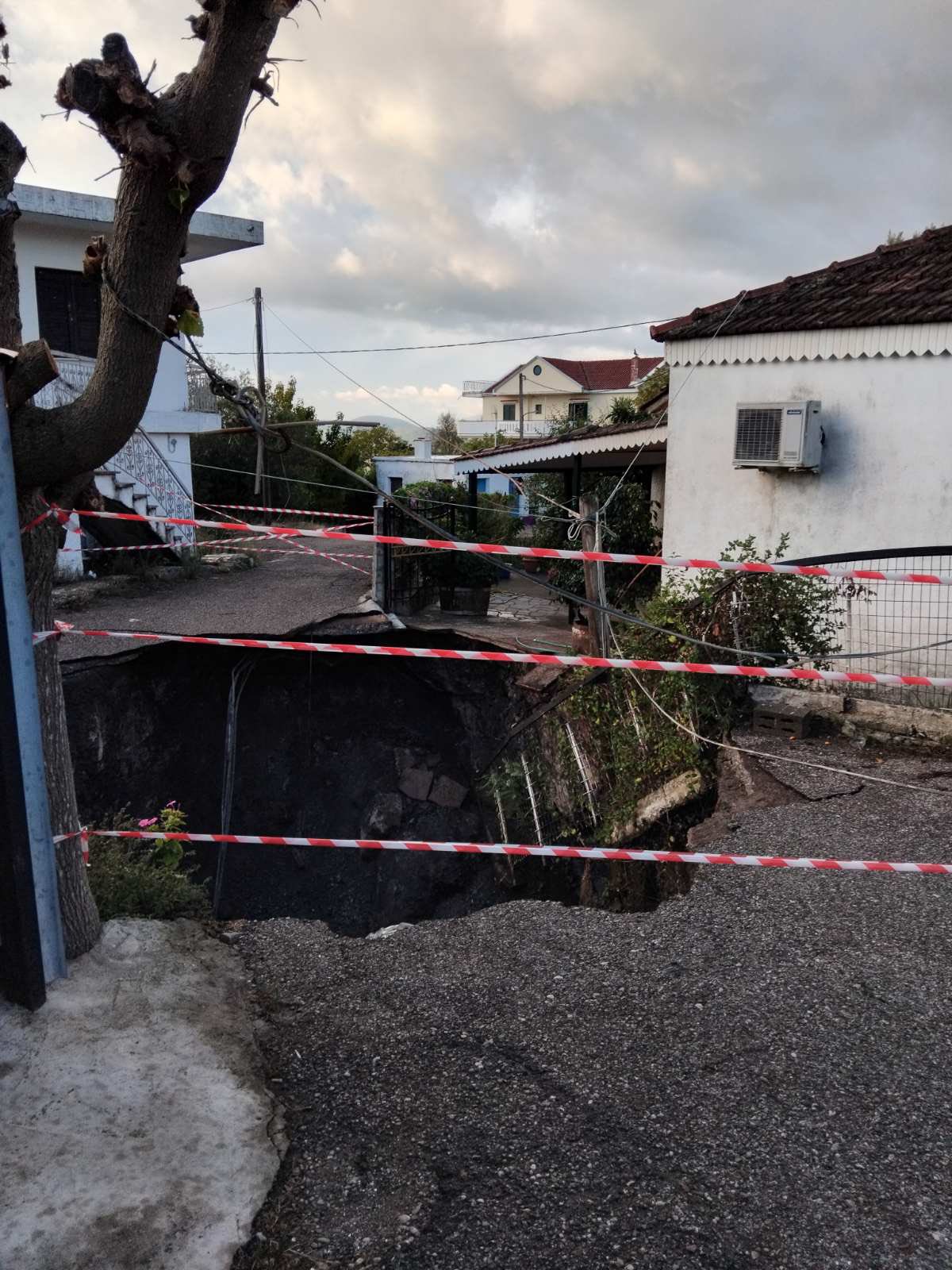 Επικίνδυνη καθίζηση εδάφους στις Φυτείες – Παρέμβαση του Δήμου Ξηρομέρου