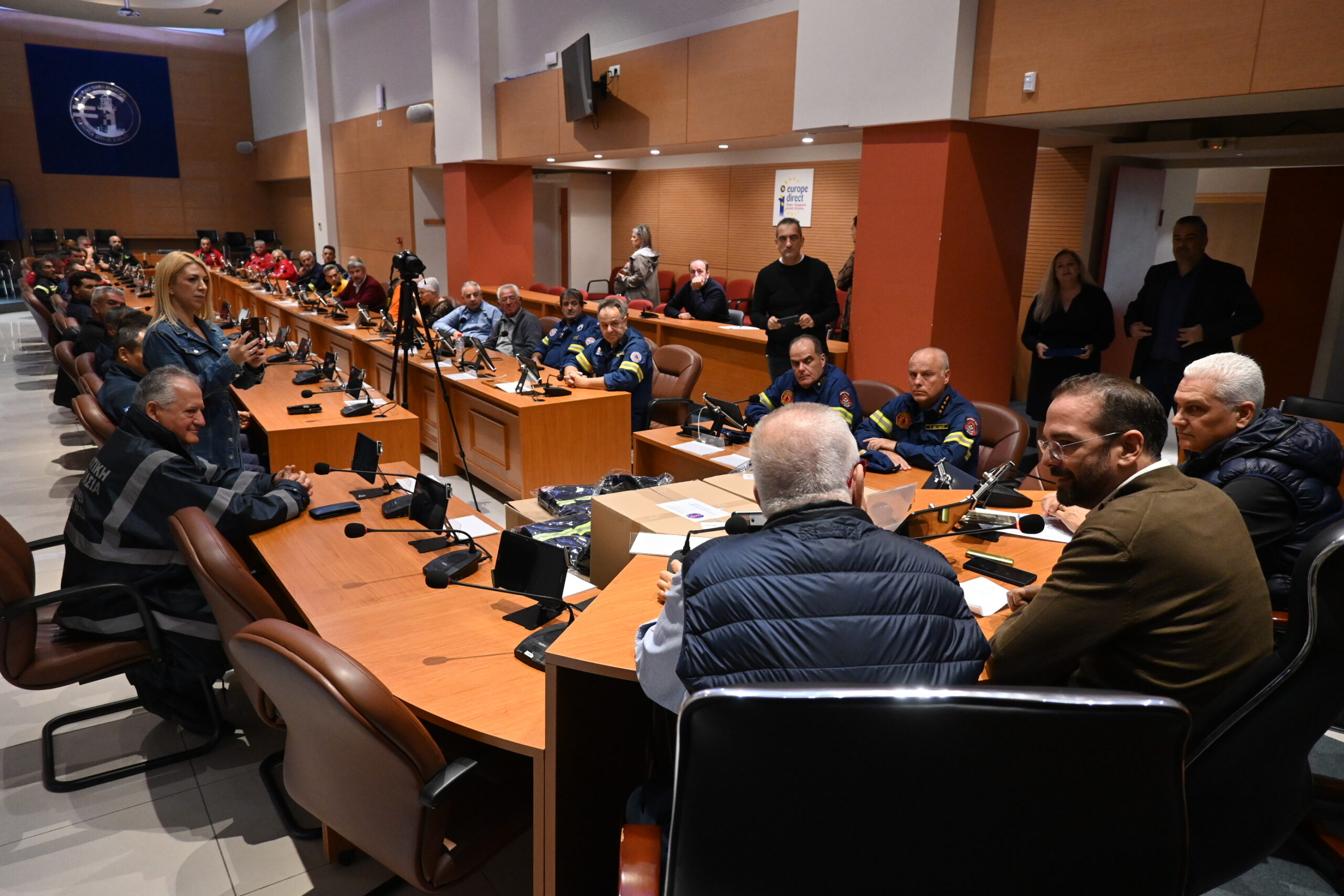 Προσφορά 130 στολών πυρόσβεσης στις εθελοντικές οργανώσεις της Δυτικής Ελλάδας