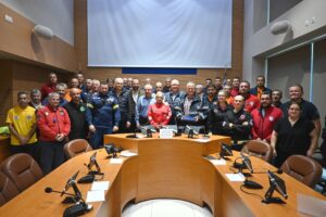 Προσφορά 130 στολών πυρόσβεσης στις εθελοντικές οργανώσεις της Δυτικής Ελλάδας