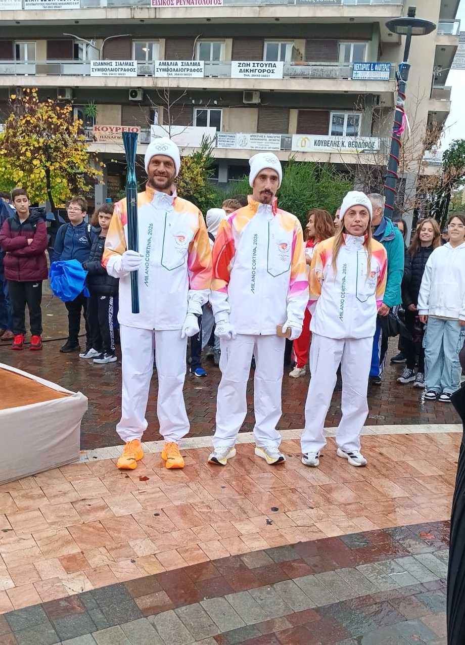 Η Ολυμπιακή Φλόγα έλαμψε στο Αγρίνιο παρά τη βροχή