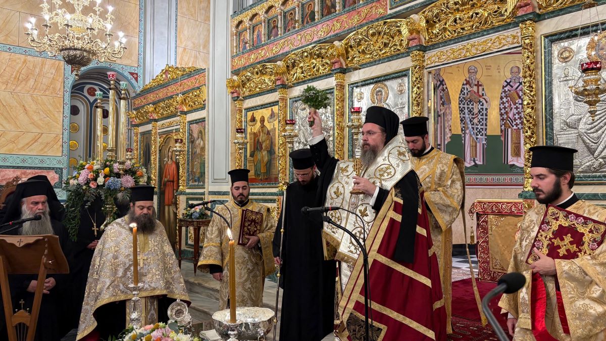 Ιερή Πόλη Μεσολογγίου: Συγκίνηση και λαμπρότητα στα Θυρανοίξια του Ιερού Μητροπολιτικού Ναού Αγίου Σπυρίδωνος