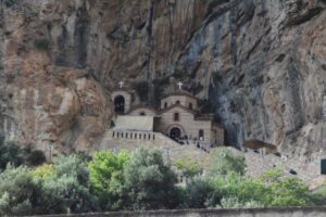 Ιερά Αγρυπνία στην Ιερά Μονή Αγίας Ελεούσης Κλεισούρας για τον Άγιο Σεβαστιανό και μνημόσυνο του Αρχιμανδρίτη Ιεροθέου Σπανομήτσου