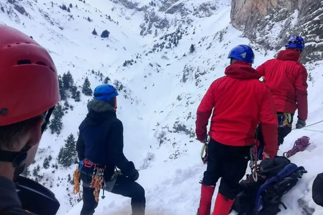 Τραγωδία στα Βαρδούσια: Τέσσερις ορειβάτες χάθηκαν κάτω από τη χιονοστιβάδα