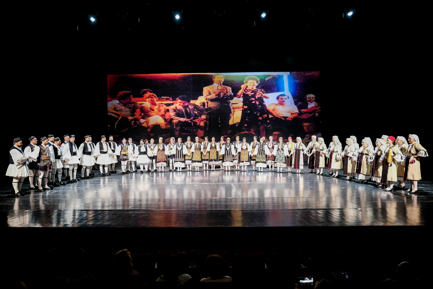 Γυμναστική Εταιρεία Αγρινίου: "Για την ΦΛΟΓΑ με αγάπη χωρίς όρους!"