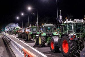 Αγροτικές κινητοποιήσεις: Συνέλευση στο Αγγελόκαστρο πριν τη συνάντηση με Μητσοτάκη