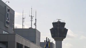 ΥΠΑ: Σε «θόρυβο» από τηλεπικοινωνιακές υποδομές οφείλεται η παράλυση του εναέριου χώρου – Η ανακοίνωση της Aegean