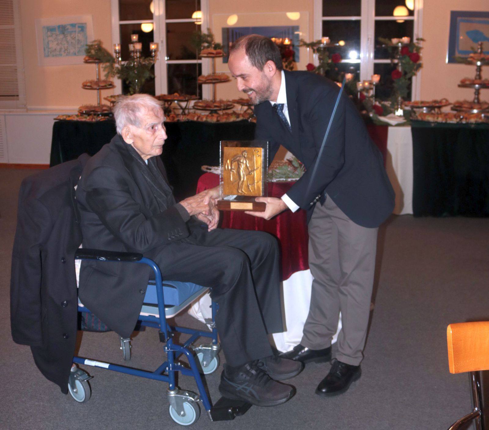 Γυμναστική Εταιρεία Αγρινίου: Κοπή πίτας σε κλίμα συγκίνησης για τα 80 χρόνια προσφοράς - Bράβευση του Γιώργου Κοτρώνη