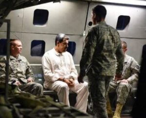 Ενώπιον της Αμερικανικής Δικαιοσύνης ο Μαδούρο – Τελεσίγραφο Τραμπ στην υπηρεσιακή ηγεσία της Βενεζουέλας