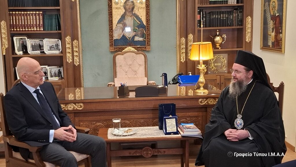 Συνάντηση Δένδια με τον Μητροπολίτη Αιτωλίας και Ακαρνανίας Δαμασκηνό στο Μεσολόγγι
