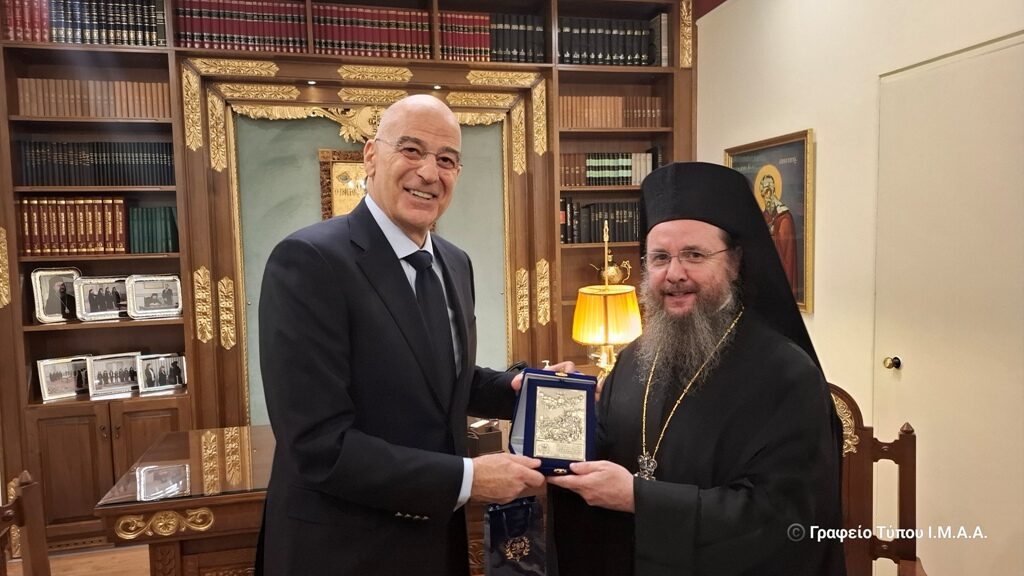 Συνάντηση Δένδια με τον Μητροπολίτη Αιτωλίας και Ακαρνανίας Δαμασκηνό στο Μεσολόγγι