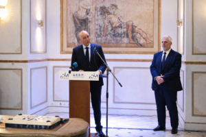 Αναβάθμιση του αεροδρομίου Αγρινίου ανακοίνωσε ο Νίκος Δένδιας — Προηγήθηκε το αίτημα του δημάρχου