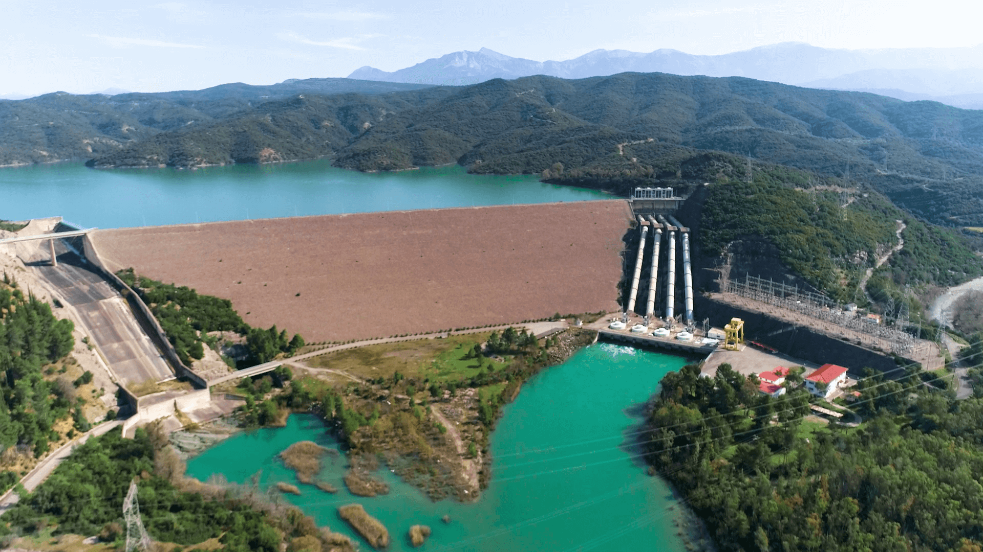 Σε εξέλιξη απελευθέρωση υδάτων από το Φράγμα Καστρακίου