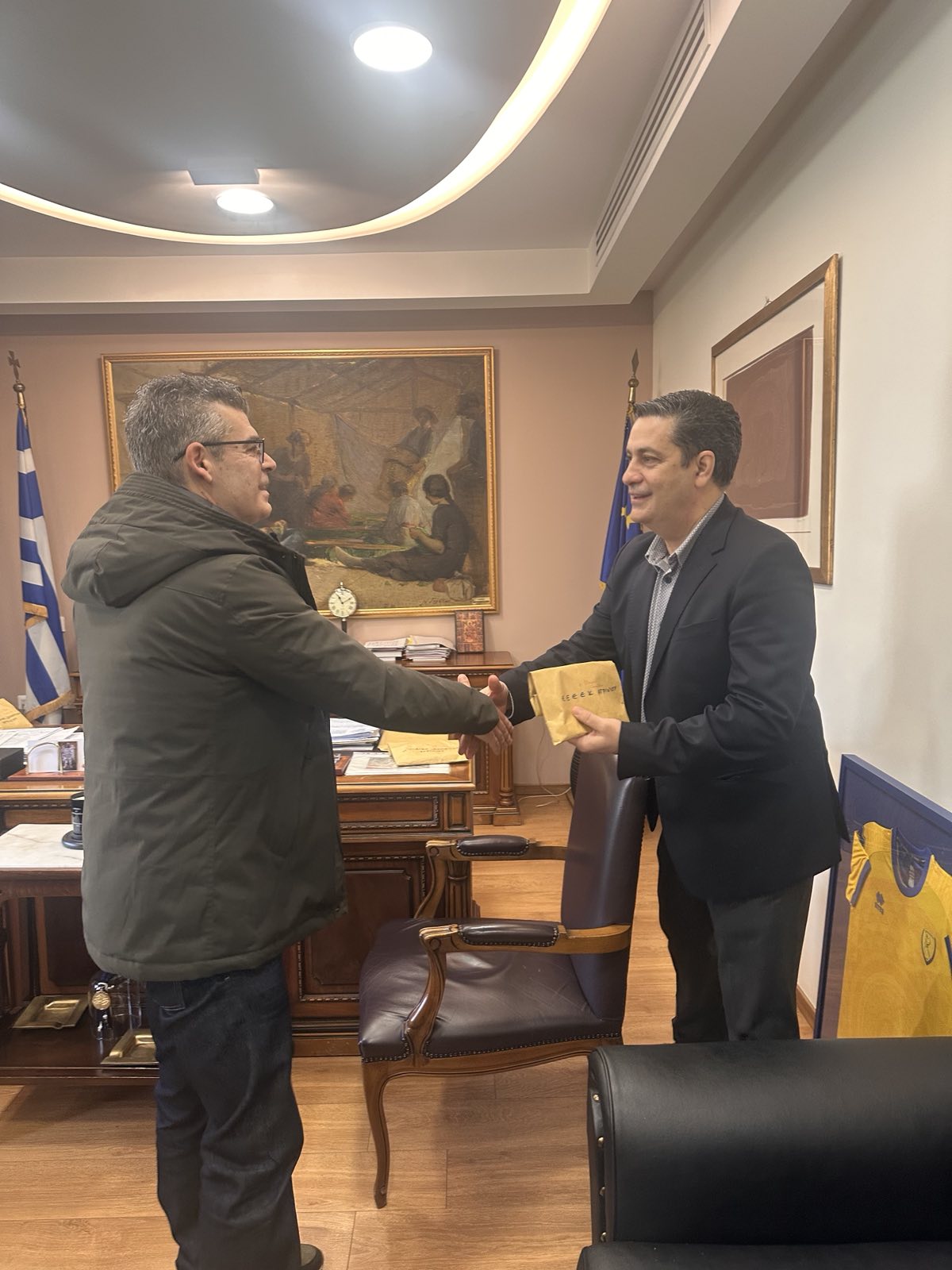 Ο Δήμαρχος Αγρινίου παρέδωσε τα έσοδα του 3ου Street Music Festival στα Ειδικά Σχολεία