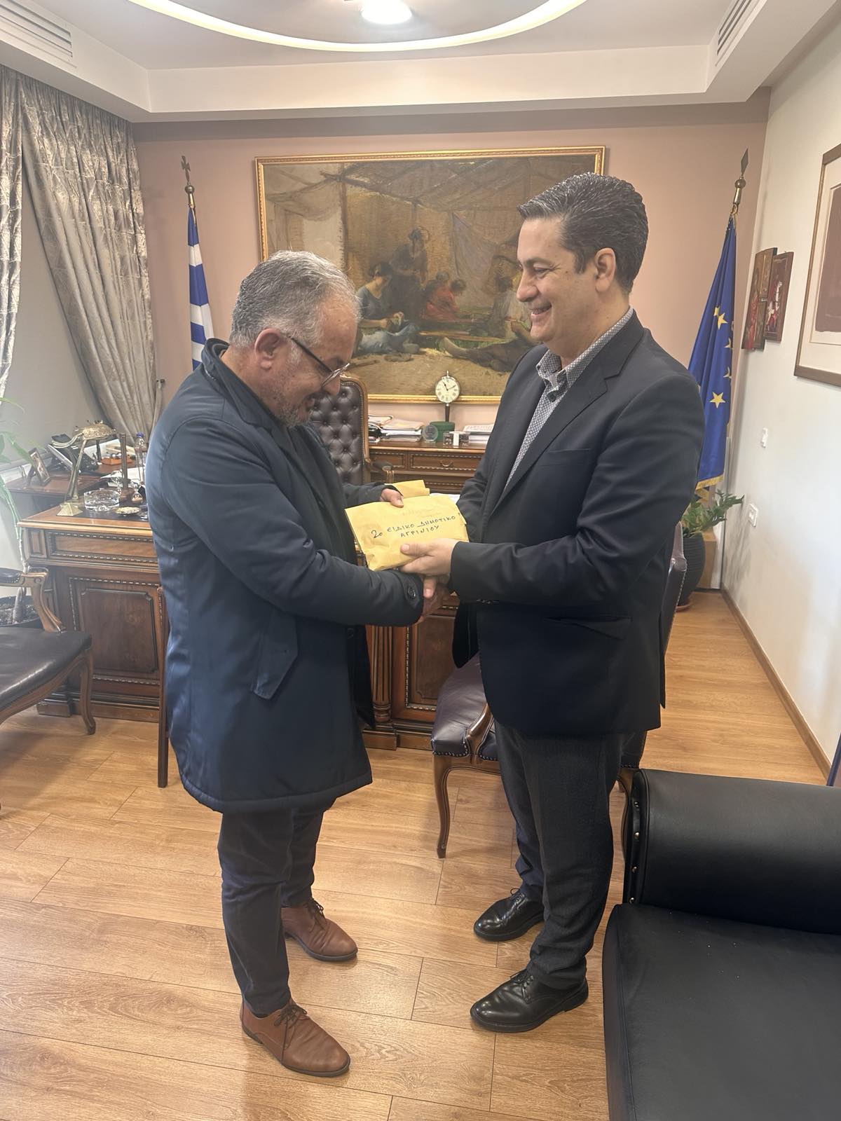 Ο Δήμαρχος Αγρινίου παρέδωσε τα έσοδα του 3ου Street Music Festival στα Ειδικά Σχολεία