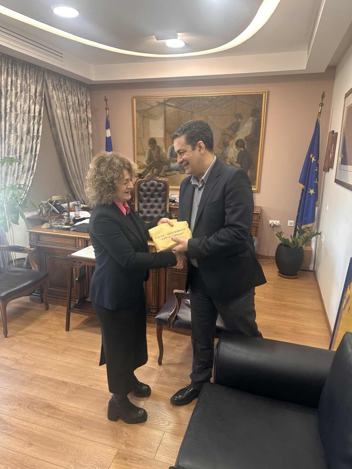 Ο Δήμαρχος Αγρινίου παρέδωσε τα έσοδα του 3ου Street Music Festival στα Ειδικά Σχολεία