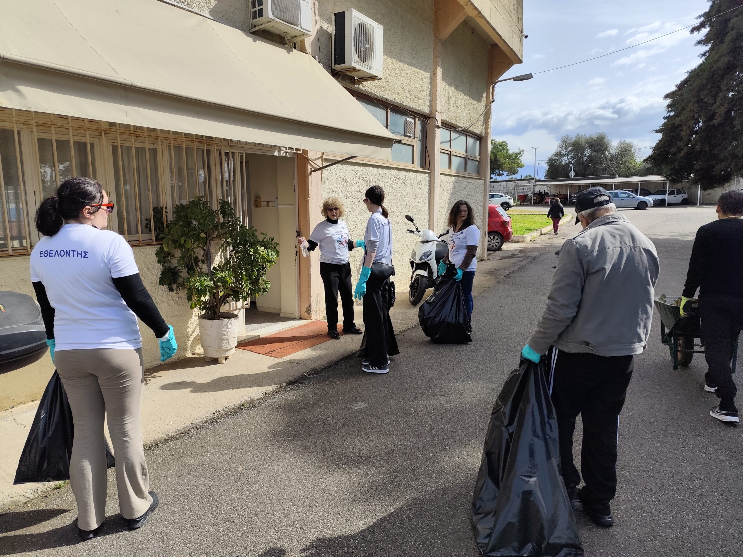 Αγρίνιο: Μαζική συμμετοχή στη δράση «Καθαρός Δήμος – Συμμετέχουμε Όλοι»