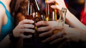 Έρχεται ψηφιακός έλεγχος ηλικίας με QR code: Τέλος η πώληση καπνού και αλκοόλ σε ανηλίκους