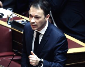 Στη Βουλή η επικίνδυνη κατάσταση στο Αρχαίο Κάστρο Βουκατίου Παραβόλας