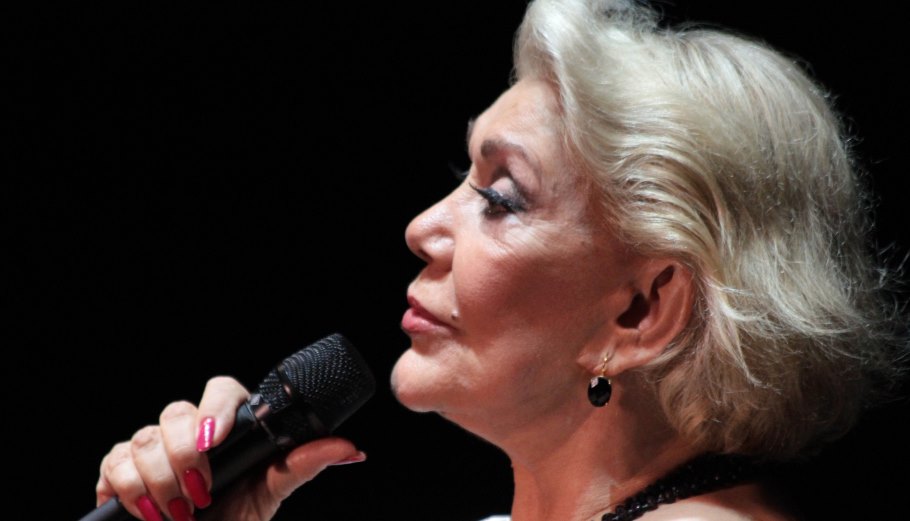 Υπερβολές και αποθέωση της Μαρινέλλας χάριν της τηλεθέασης