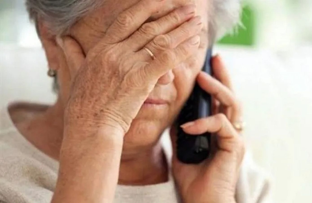 Μακρυνεία Αγρινίου:  Άρπαξαν 11.000 ευρώ και χρυσαφικά από ηλικιωμένη - Της είπαν ότι θα τα πάρει drone