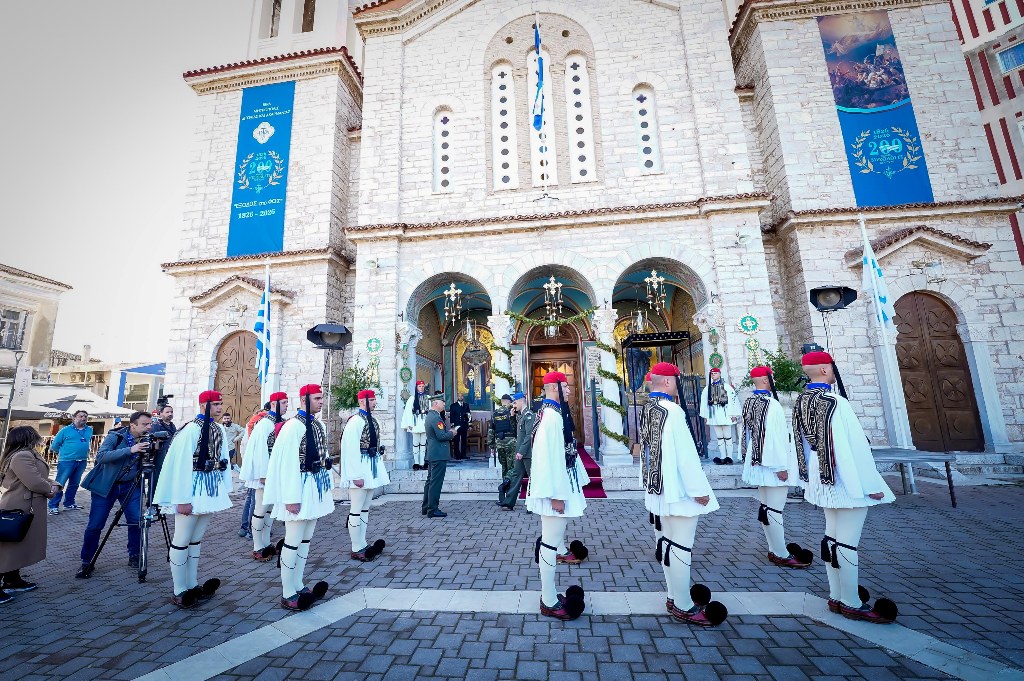 Ιερή Πόλη Μεσολογγίου: Με λαμπρότητα και συγκίνηση κορυφώθηκαν οι Εορτές Εξόδου για τα 200 χρόνια