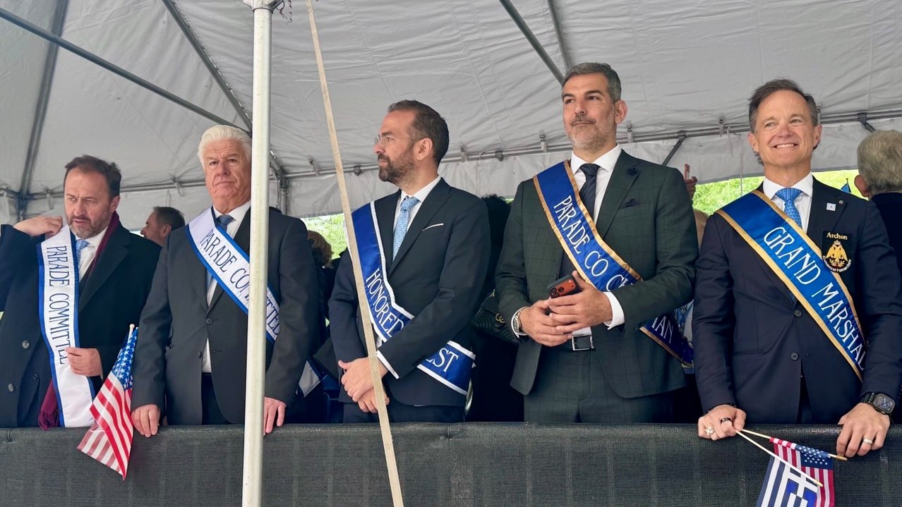 Νεκτάριος Φαρμάκης για την παρέλαση στη Νέα Υόρκη: Η 5η Λεωφόρος στην καρδιά του Μανχάταν «ντύθηκε» στα γαλανόλευκα