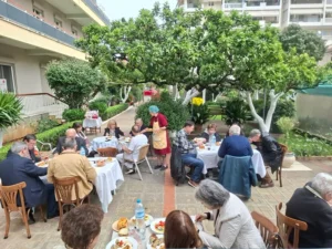 Πασχαλινό γεύμα στο Γηροκομείο της Χριστιανικής Ένωσης Αγρινίου