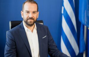 Νεκτάριος Φαρμάκης: «Το μήνυμα της Ανάστασης είναι φως μέσα στις δυσκολίες»