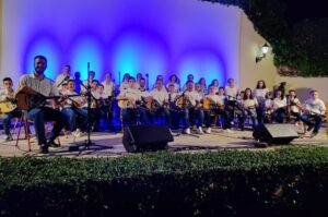 «Μια βραδιά τραγούδια» στον «Ελληνίς» – Μουσική γιορτή από τα τμήματα Πολιτισμού του Δήμου Αγρινίου