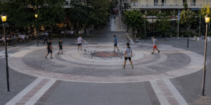 Αγρίνιο: Η μοναδική πόλη στον κόσμο που η κεντρική πλατεία της είναι και γήπεδο...
