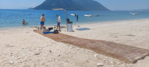Seatrac σε τέσσερις παραλίες του Δήμου Ξηρομέρου – Αυτόνομη πρόσβαση στη θάλασσα για άτομα με αναπηρία