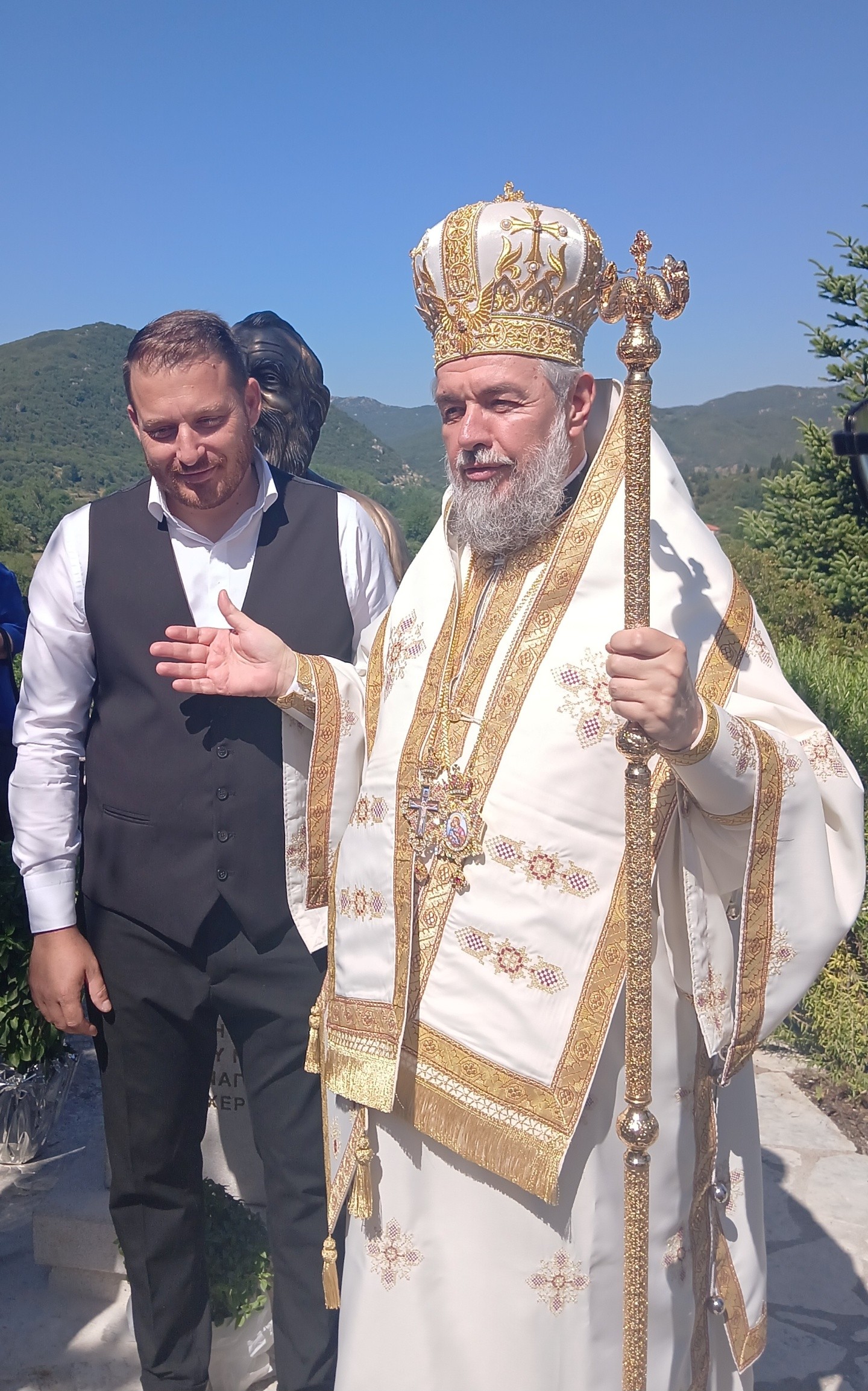 Πραγματοποιήθηκαν τα αποκαλυπτήρια της προτομής του Γέροντα Ανανία Κουστένη, δια χειρός του διεθνούς φήμης γλύπτη κ. Ευάγγελου Τύμπα.