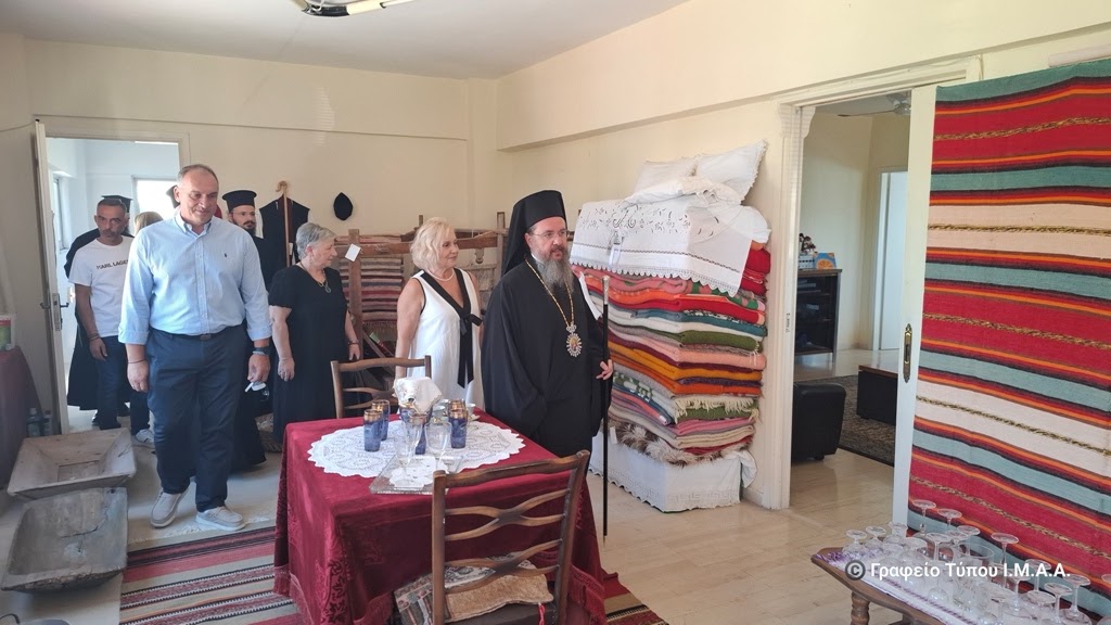 Εγκαίνια Πνευματικού Κέντρου και έκθεση φωτογραφίας στα Καλύβια παρουσία του Μητροπολίτη Δαμασκηνού