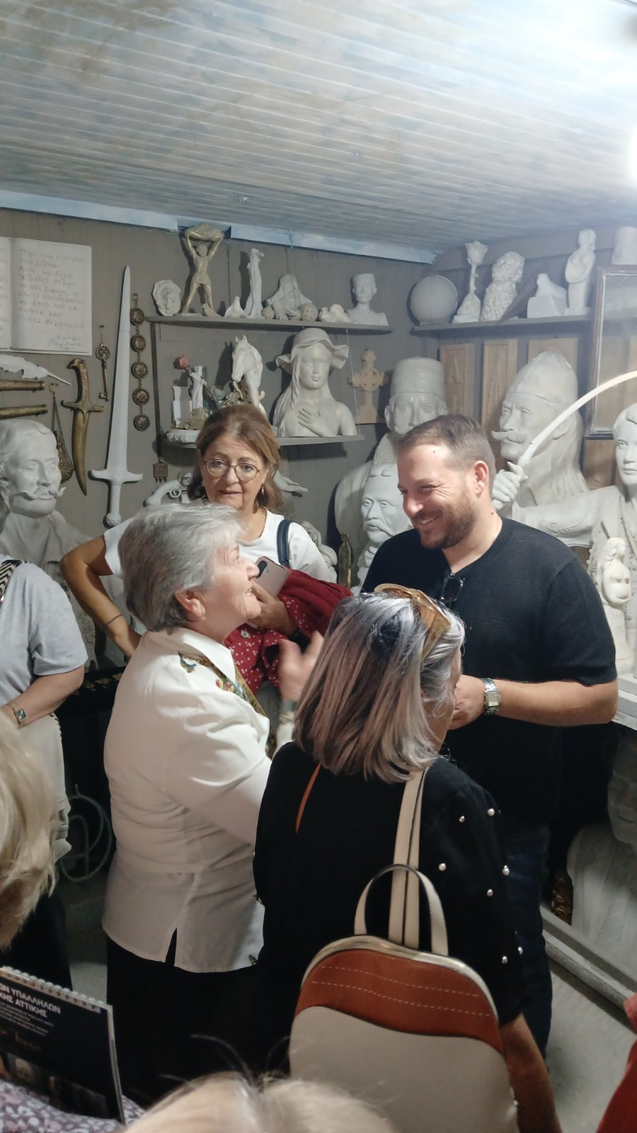 Από το Κιλκίς στο Αγρίνιο: Το ατελιέ του γλύπτη Βαγγέλη Τύμπα και η συνάντηση με την ελληνική ιστορία