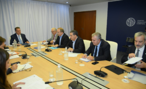 ΚΕΔΕ–ΥΠΕΝ: Στο τραπέζι το ενεργειακό κόστος, οι ΔΕΥΑ και η χρηματοδότηση των Δήμων
