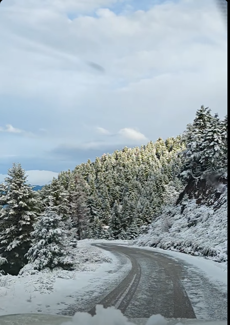 Χιόνια ανήμερα της 28ης Οκτωβρίου στο Λαμπίρι και τα Κρυονέρια