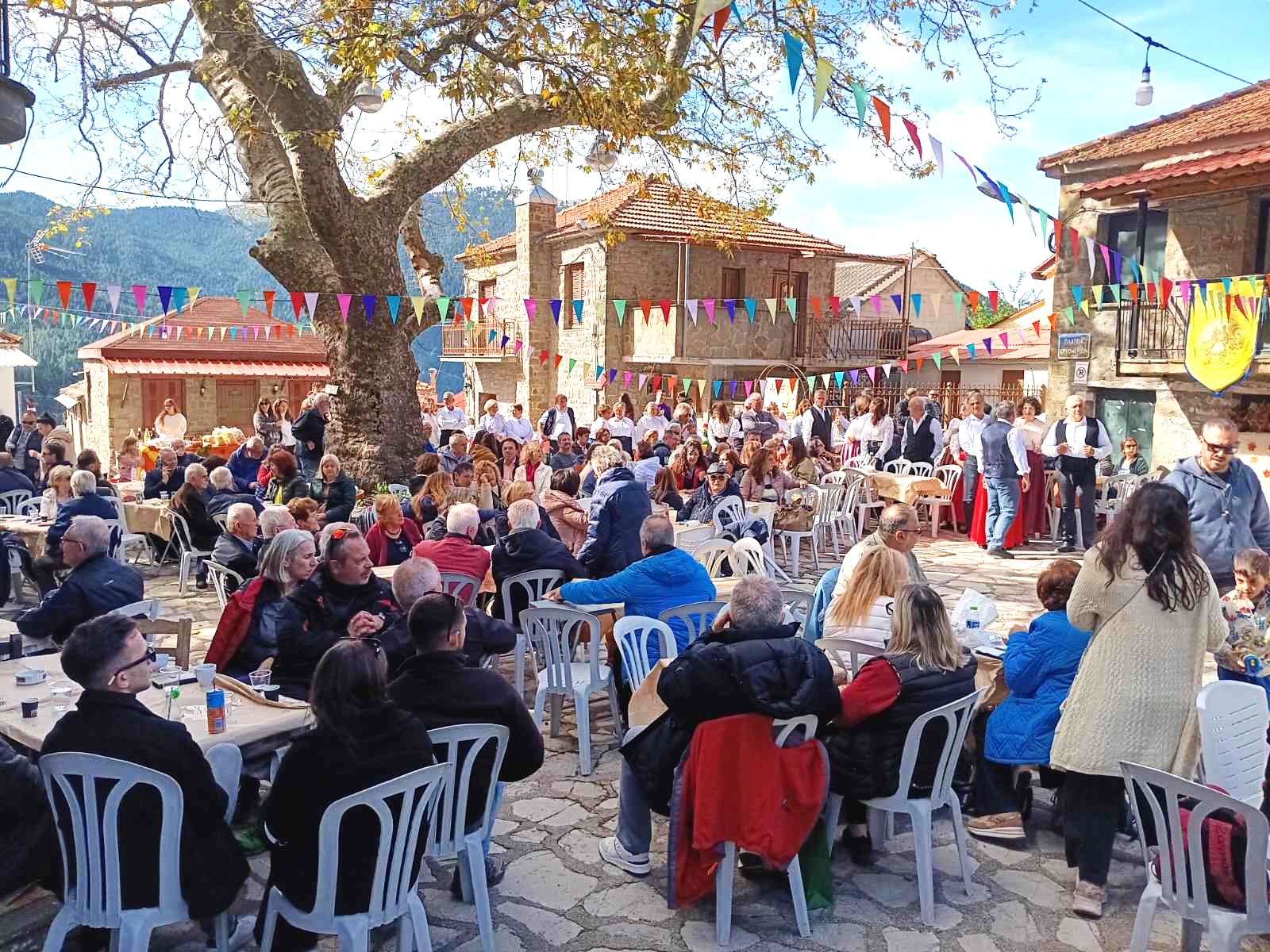 Κρυονέρια Ναυπακτίας: Το 3ο Φθινοπωρινό Αντάμωμα κρατά ζωντανές τις παραδόσεις του τόπου