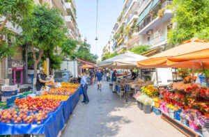 Τι αλλάζει στις λαϊκές αγορές: Απογευματινή λειτουργία και απλούστευση αδειών