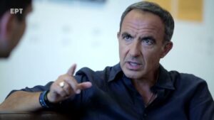 Νίκος Αλιάγας: Η φωτογραφία του πατέρα του στην κηδεία του και ο λόγος που αποφάσισε να τη δημοσιεύσει